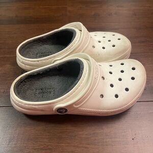 KIDS CROCS
SIZE- GIRLS 3